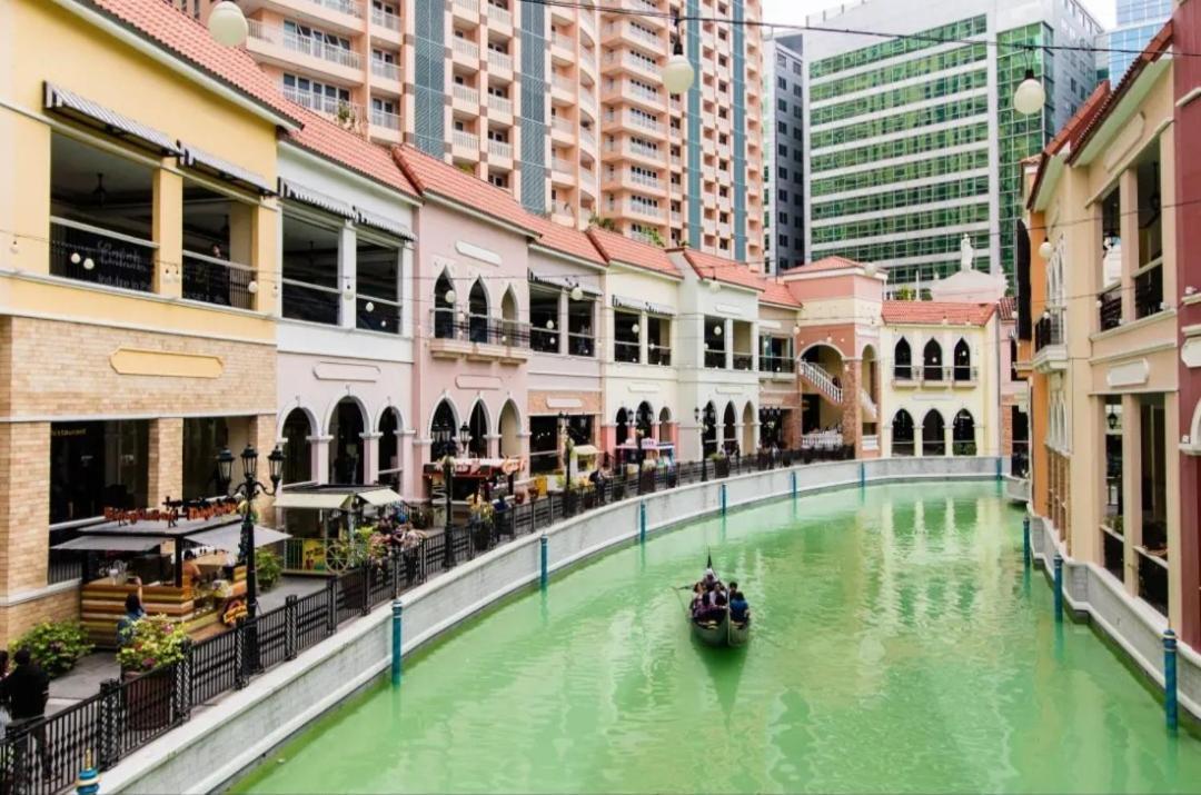 Venice Luxury Residences Taguig Bagian luar foto
